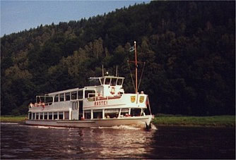 Elbe-km 25 - Ausflugsschiff (2000) 