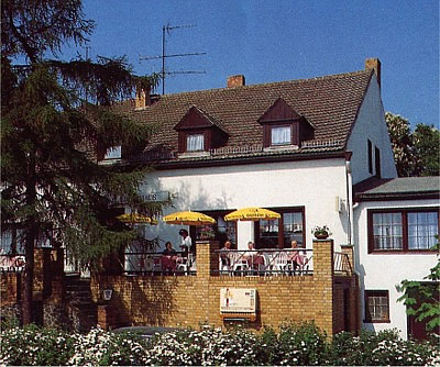 ELBE-km 172,5 - Fährhaus Dommitzsch (2000)