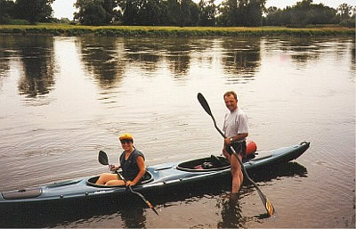 Elbe km 258 - Rosslau am Bootshaus - Abfahrt nach Hamburg (1999)