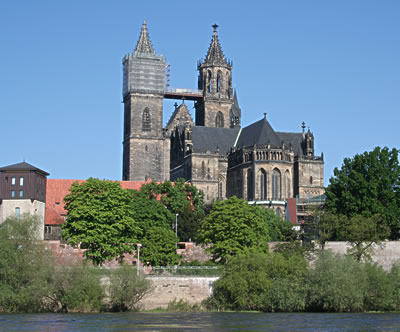 Elbe km 326 - Dom zu Magdeburg
