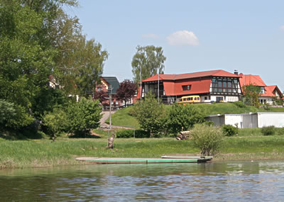 Elbe km 351 - Bootshaus Rogätz